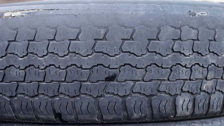 desgaste interior de los neumáticos
